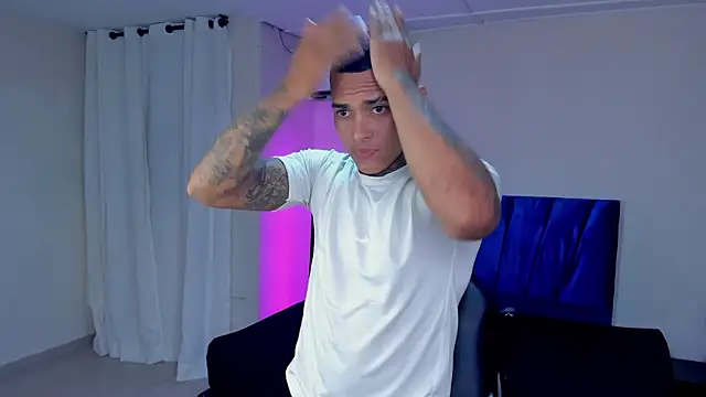 tyler bell  online show from 04/15/26, 03:12