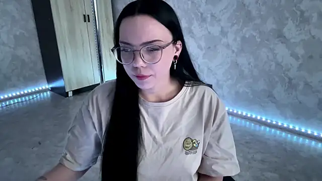 AlisNoire online show from 03/19/26, 02:50