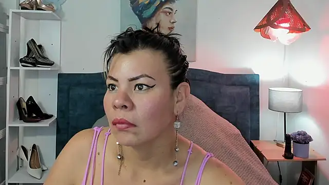 KiaraXMilf online show from 04/01/26, 07:33