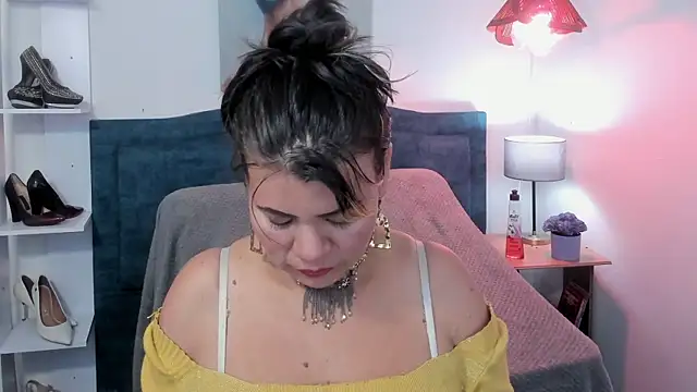 KiaraXMilf online show from 03/31/26, 07:27