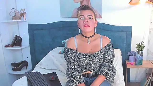 KiaraXMilf online show from 03/06/26, 08:26