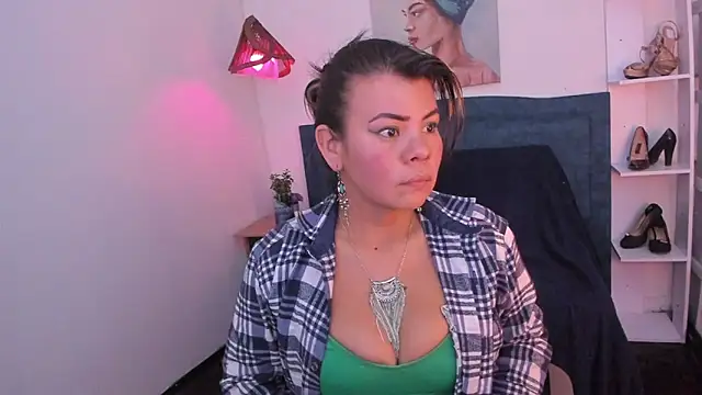 KiaraXMilf online show from 03/13/26, 07:08