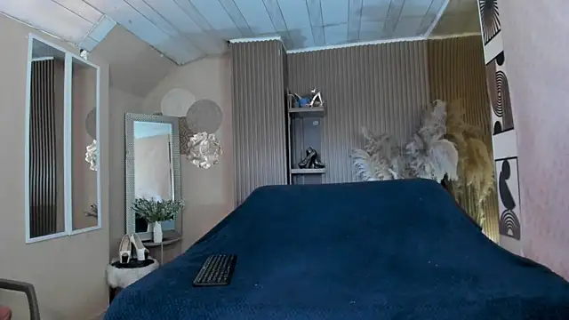 KiaraXMilf online show from 04/14/26, 07:41