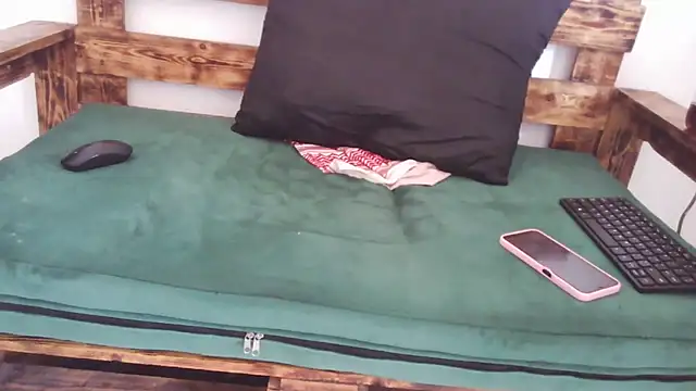 pinkycat online show from 03/18/26, 11:02