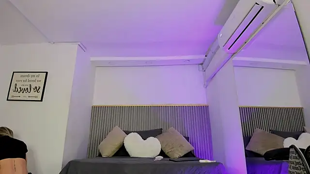 ashvalentine  online show from 03/31/26, 08:55