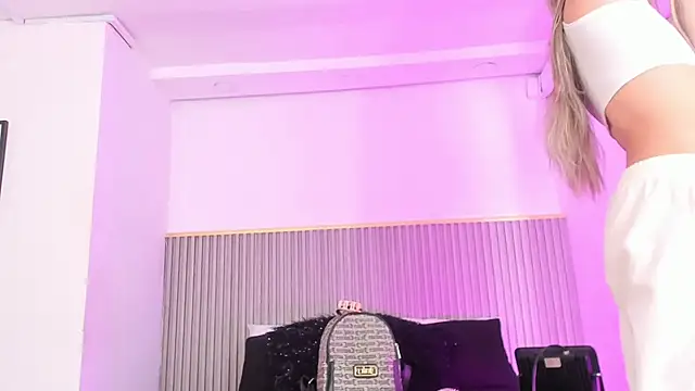 ashvalentine  online show from 06/05/26, 07:52
