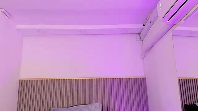 ashvalentine  online show from 04/12/26, 08:01