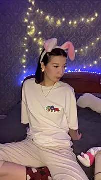 Snapshot of BabeEva- chatting on 04/05/26, 02:57 BabeEva- online show from 04/05/26, 02:57