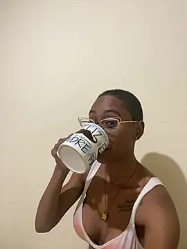 Nina vegas online show from 04/19/26, 10:49