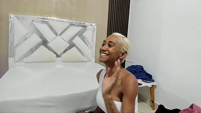 Nina vegas online show from 06/11/26, 01:19