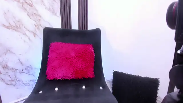Nina vegas online show from 05/18/26, 01:38