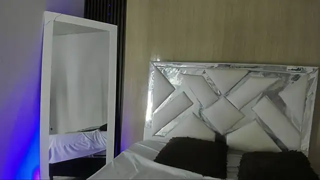 Nina vegas online show from 06/09/26, 01:34