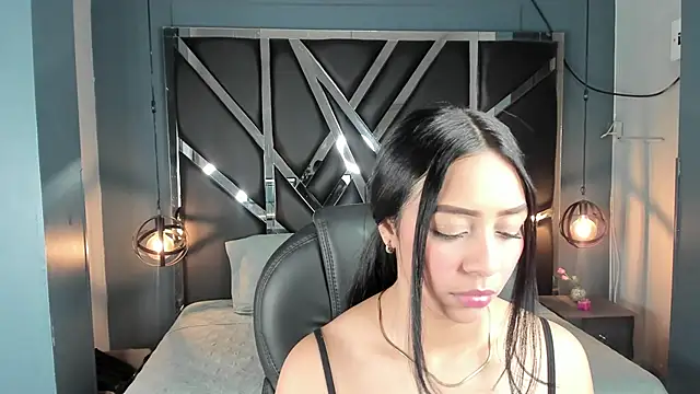 Esmeralda  18 online show from 03/17/26, 07:28