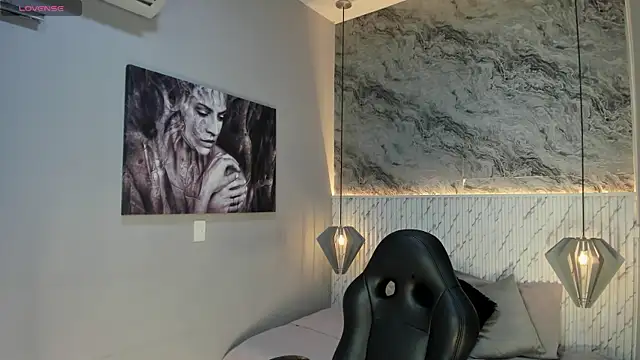 Esmeralda  18 online show from 04/13/26, 07:29