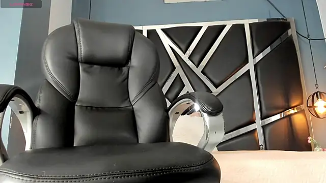 Esmeralda  18 online show from 03/31/26, 07:38