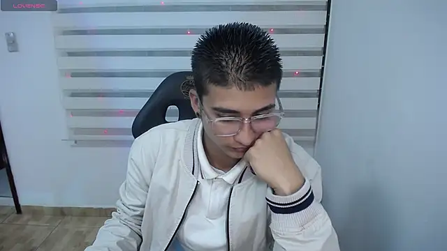  chloe 1 online show from 04/15/26, 03:45