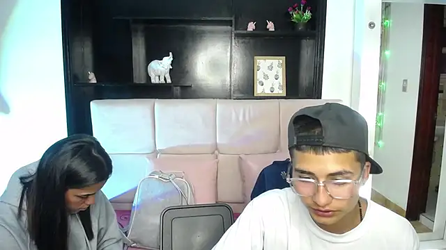  chloe 1 online show from 04/12/26, 03:21