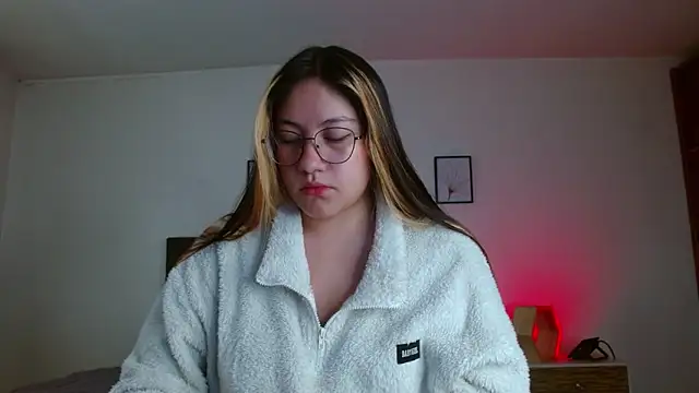 Snapshot of samanthachop chatting on 06/19/26, 01:28 samanthachop online show from 06/19/26, 01:28