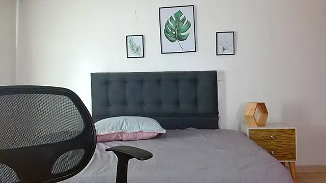 Snapshot of samanthachop chatting on 06/25/26, 01:49 samanthachop online show from 06/25/26, 01:49