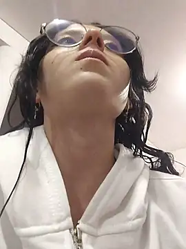 Naomimolie online show from 05/16/26, 11:31