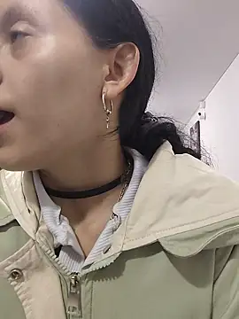 Naomimolie online show from 04/01/26, 11:33