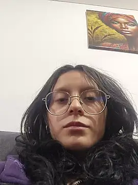 Naomimolie online show from 04/08/26, 11:22