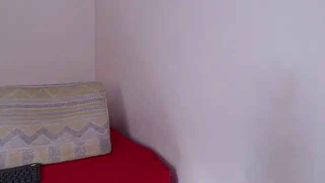 Scarlett Cherry  online show from 04/11/26, 06:00