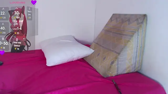 Scarlett Cherry  online show from 04/19/26, 05:14