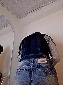 jaade doll online show from 04/17/26, 01:58