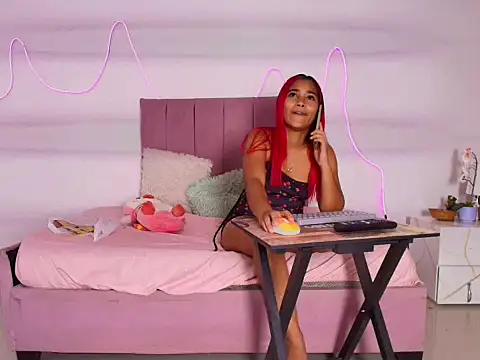 Peliroja lustrum online show from 03/12/26, 03:27