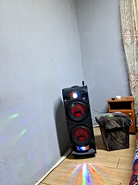 Minike75 online show from 04/19/26, 06:10