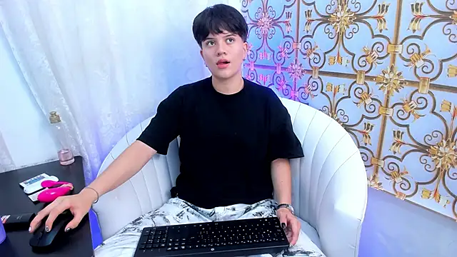 TallSnuSnu online show from 04/24/26, 04:47