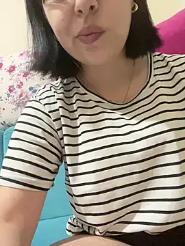 Snapshot of edeece chatting on 03/03/26, 10:50 edeece online show from 03/03/26, 10:50