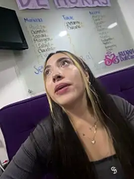 ManuelaVeeleez online show from 04/16/26, 08:15