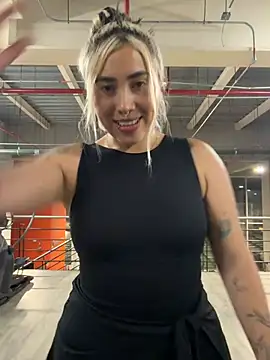 ManuelaVeeleez online show from 07/10/26, 03:17
