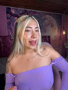ManuelaVeeleez online show from 07/05/26, 03:22