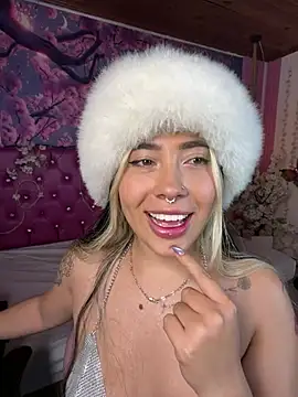 ManuelaVeeleez online show from 07/19/26, 05:42
