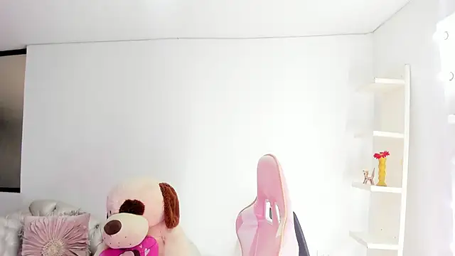 KoralCruz  online show from 03/28/26, 02:51