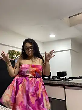 AlmaraRouge online show from 04/30/26, 08:57