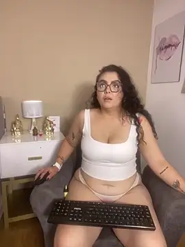 AlmaraRouge online show from 05/14/26, 08:06