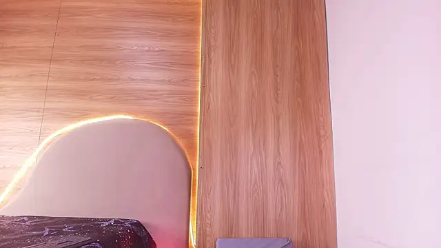 kiara lp online show from 04/18/26, 03:09