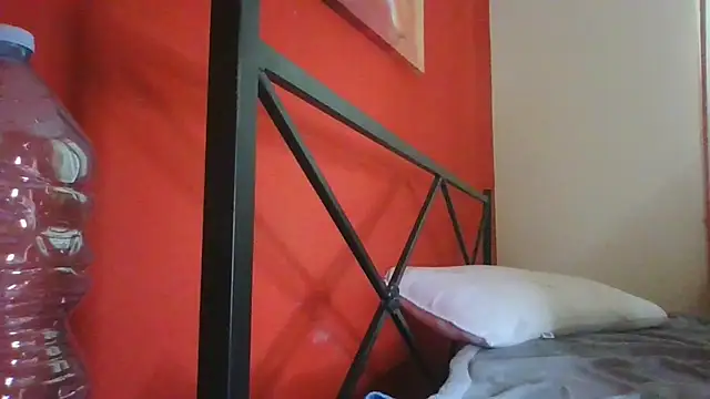 Emilyvuxa online show from 05/17/26, 03:56