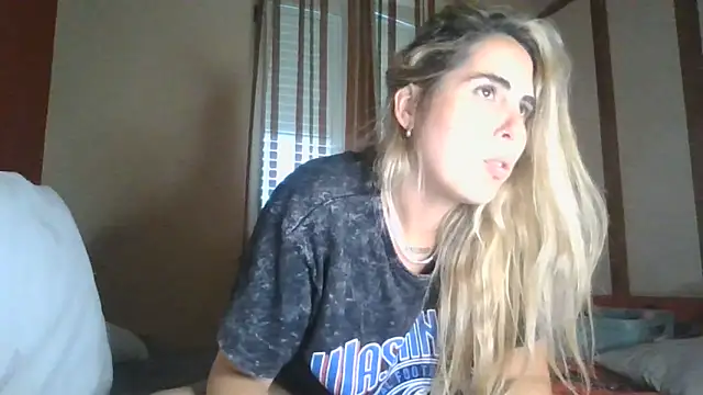 Emilyvuxa online show from 05/09/26, 05:38