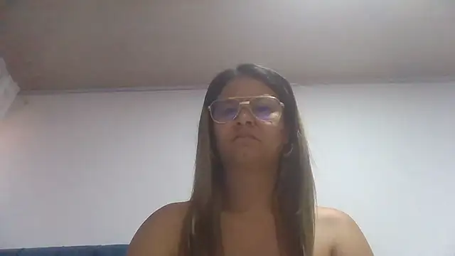 Jiwon Han online show from 04/17/26, 10:34