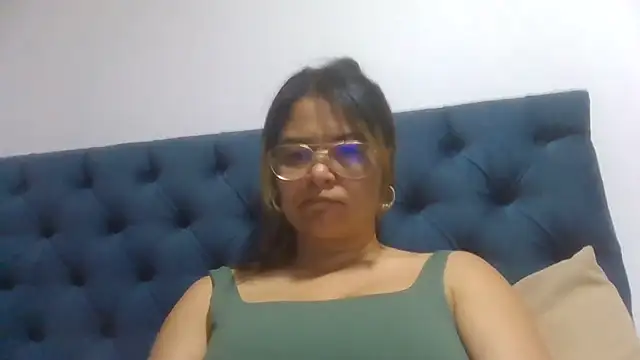 Jiwon Han online show from 04/13/26, 11:20