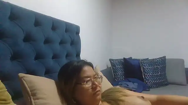 Jiwon Han online show from 04/17/26, 12:46