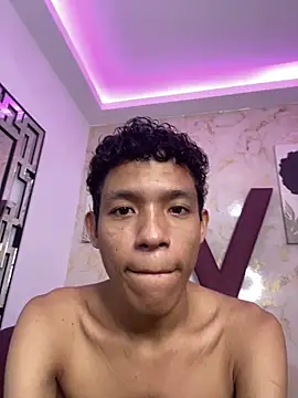 SKINNY BOYXXX online show from 03/18/26, 08:06