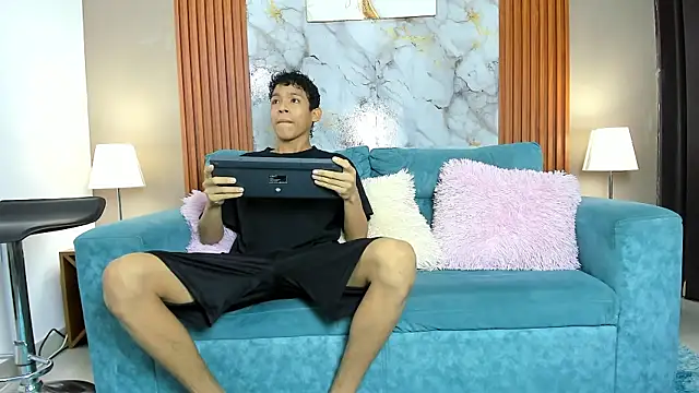 SKINNY BOYXXX online show from 03/04/26, 07:16