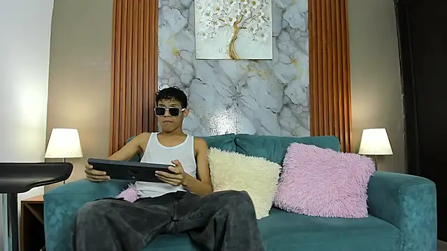 Snapshot of SKINNY_BOYXXX chatting on 03/03/26, 07:26 SKINNY BOYXXX online show from 03/03/26, 07:26