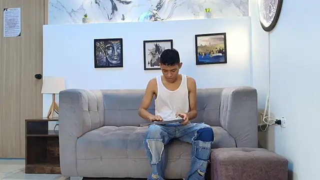 SKINNY BOYXXX online show from 04/07/26, 07:32